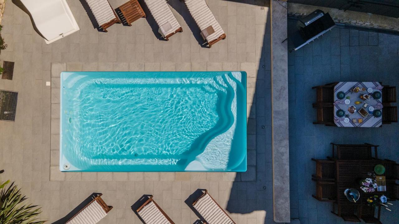 La Maison De Livia, Chambres D'Hotes, Piscine Chauffee, Proche Uzes, Nimes, Ales Sauzet  Exterior photo